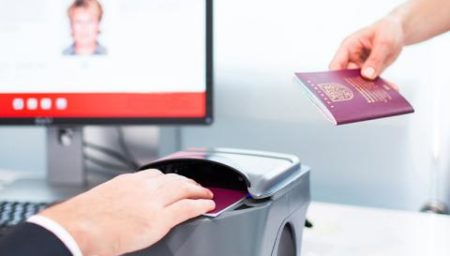 Identification rapide et précise des voyageurs